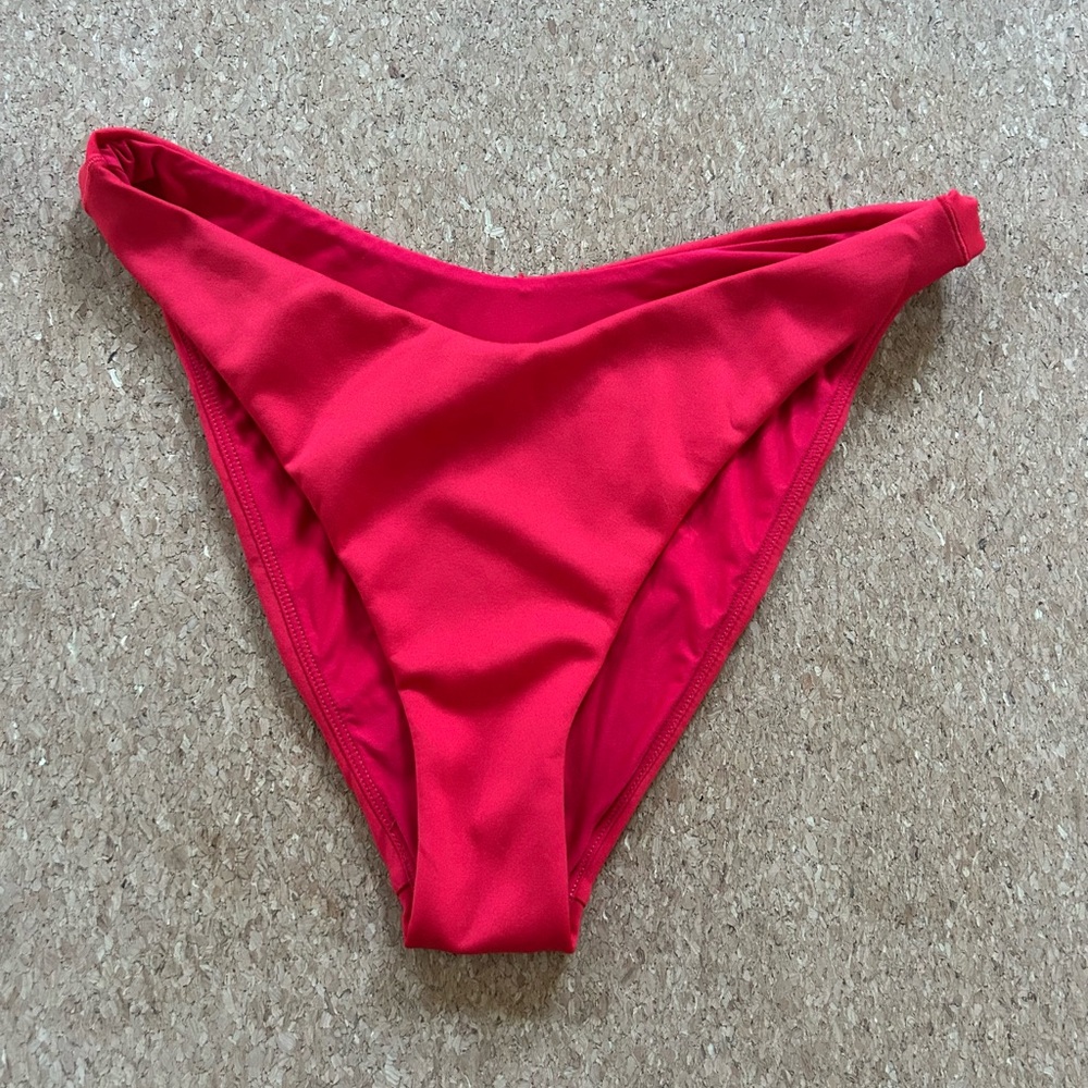 Left on Friday Dip Bottom Size small sweet chili red
